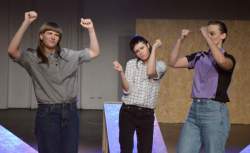 <http://www.fotofisch-berlin.de - Sheena Mc Grandles_FLUSH