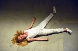 <http://www.fotofisch-berlin.de - Nora Amin_PERFORMING TRAUMA