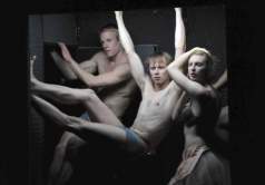 <http://www.fotofisch-berlin.de - Schaubuehne_PROTECT ME