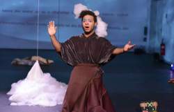 <http://www.fotofisch-berlin.de - Olivia Hyunsin Kim_SAY MY NAME, SAY MY NAME