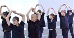 <http://www.fotofisch-berlin.de - TANZ IM AUGUST 2018_ISABELLE SCHAD