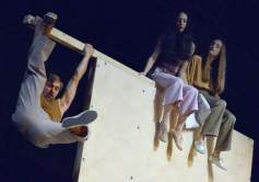 <http://www.fotofisch-berlin.de - Clément Layes_THE EMERGENCY ARTIST