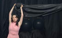 <http://www.fotofisch-berlin.de - Avdal&Shinozaki_NOTHING´S FOR SOMETHING