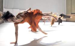 http://www.fotofisch-berlin.de - Toula Limnaios_10 Jahre Halle, Tanzbuehne_ THE THING I AM