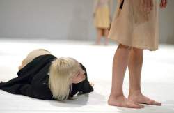 http://www.fotofisch-berlin.de - Toula Limnaios_10 Jahre Halle, Tanzbuehne_ THE THING I AM